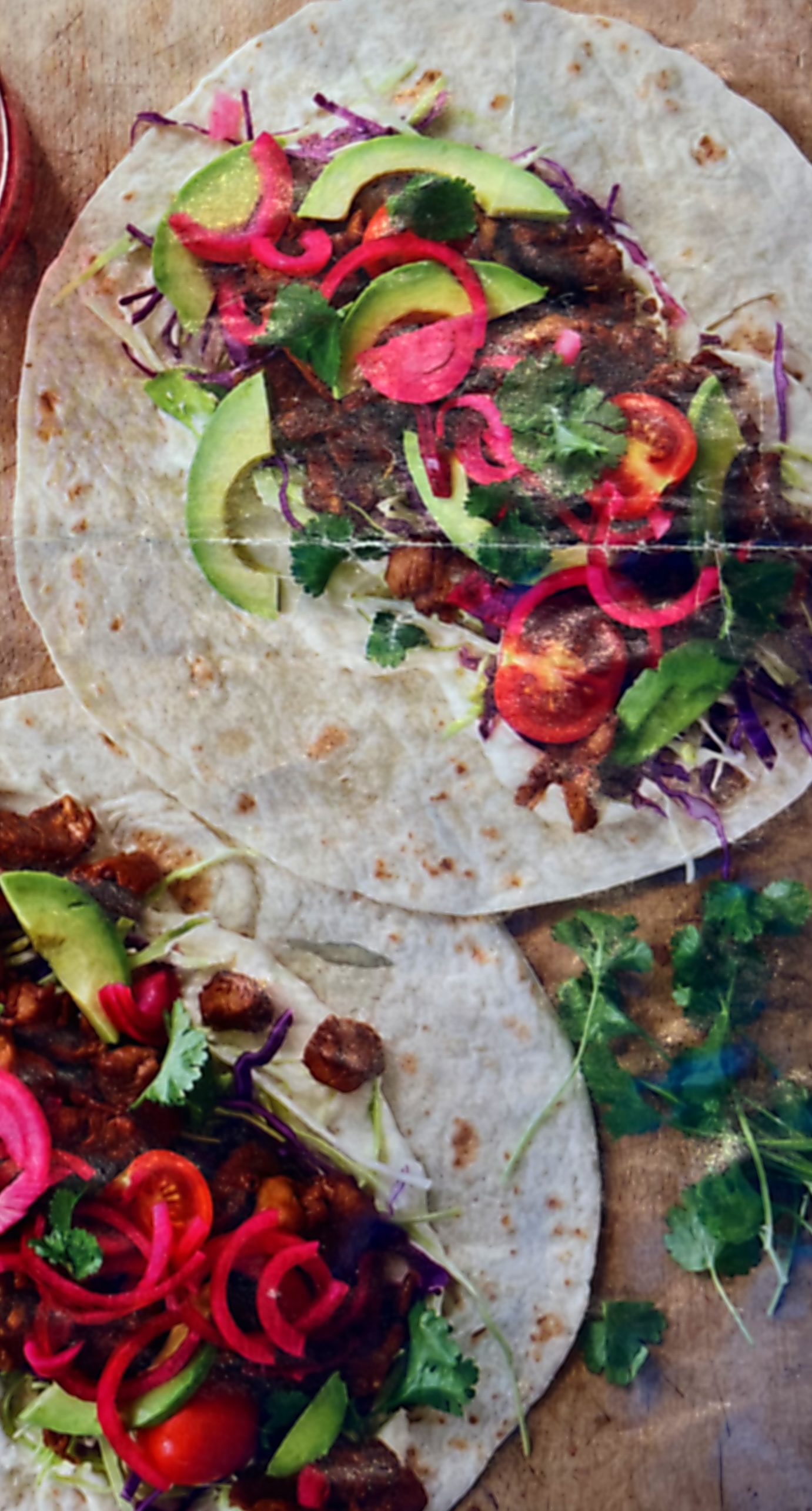 Tortillaer med asiatisk svinekød